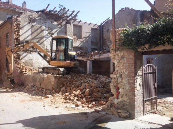 Click to enlarge image DEMOLIZIONI B. 1.jpg